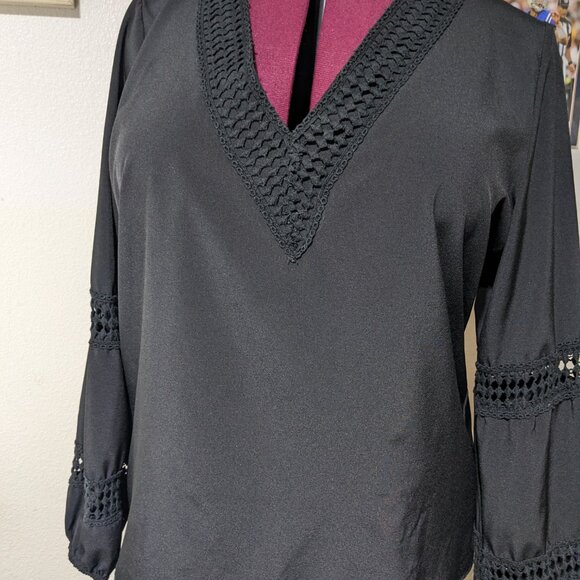 2 TOPS, HOPE SPRINGS LONG BUTTON UP BLOUSE W/TANK TOP + BLACK TOP - Picture 6 of 9